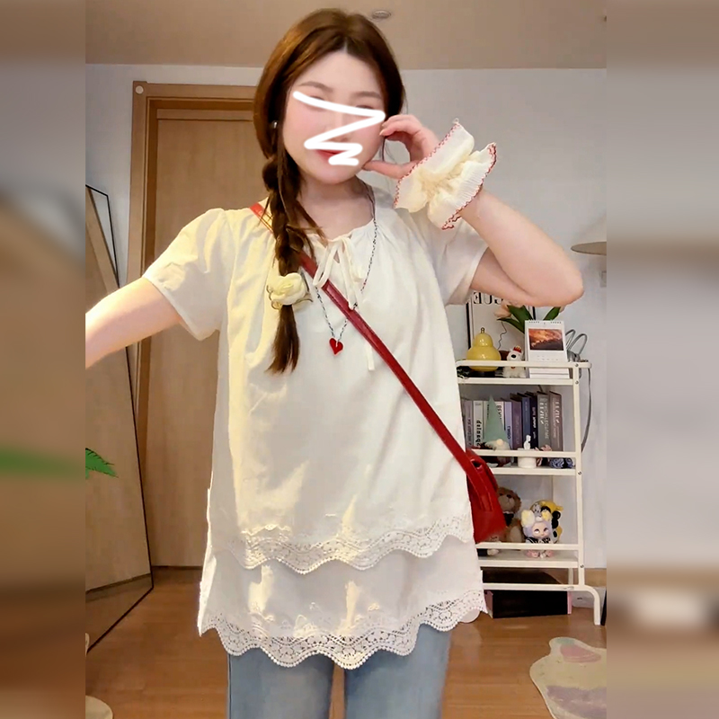 French wavy hollow lace short-sleeved shirt for women 2025 summer new design and temperament doll shirt top