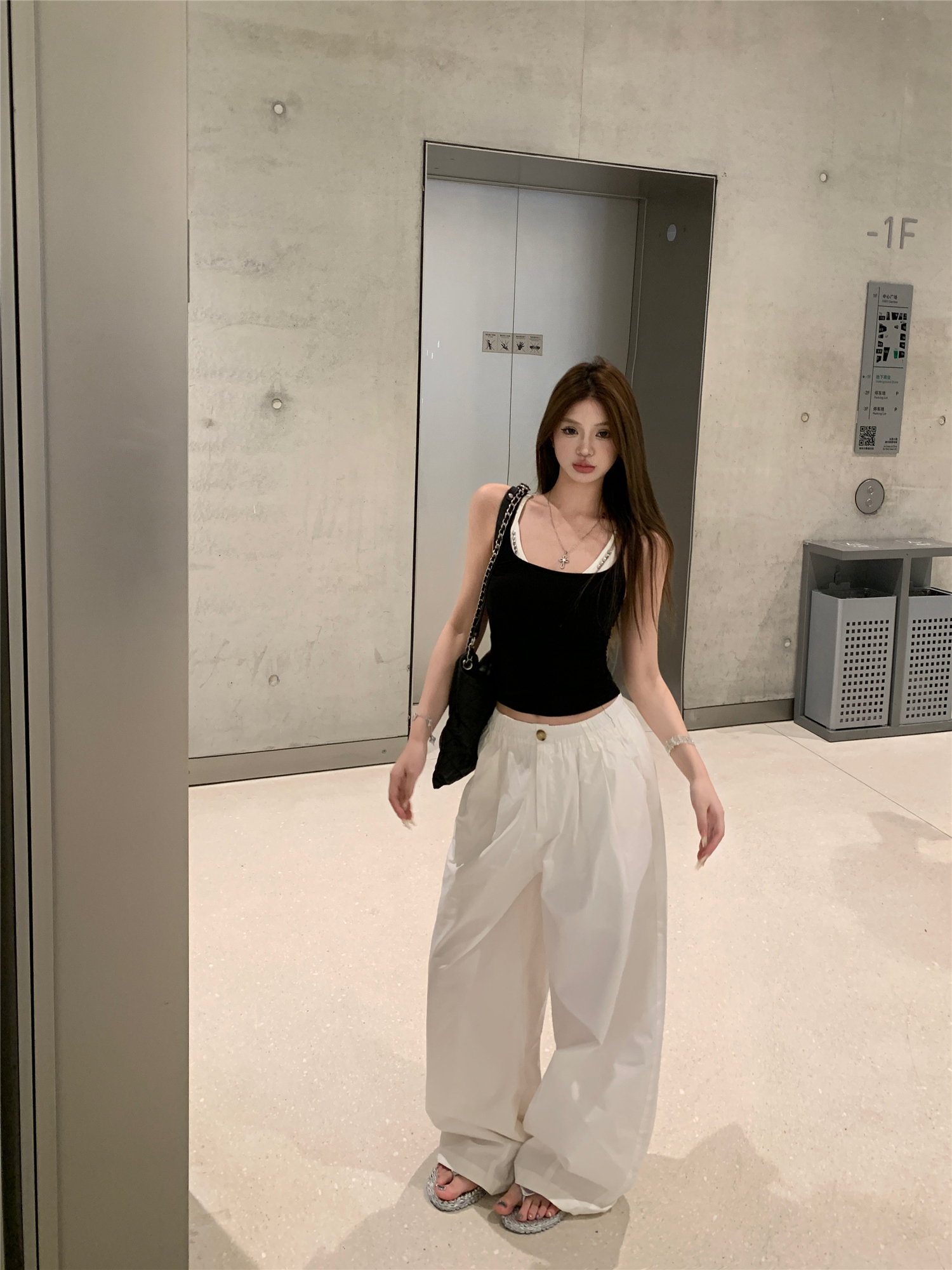Real shot!  High Street hot girl fake two-piece suspender vest women white work pants casual pants wide-leg floor pants