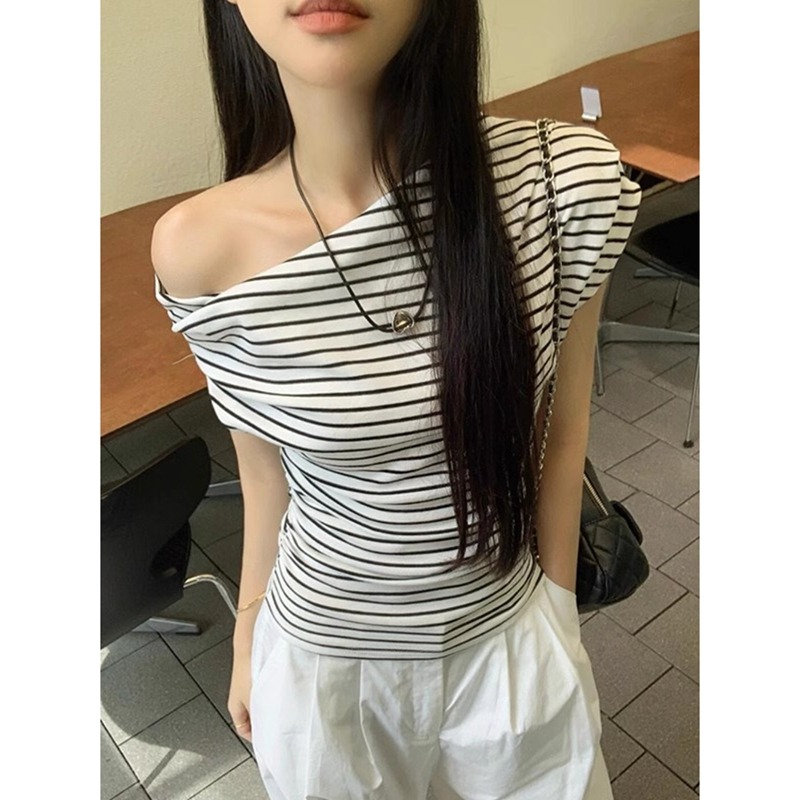 Colorful cotton ribbed slanted shoulder short-sleeved T-shirt for women in summer hot girls looking slim and off-shoulder striped top
