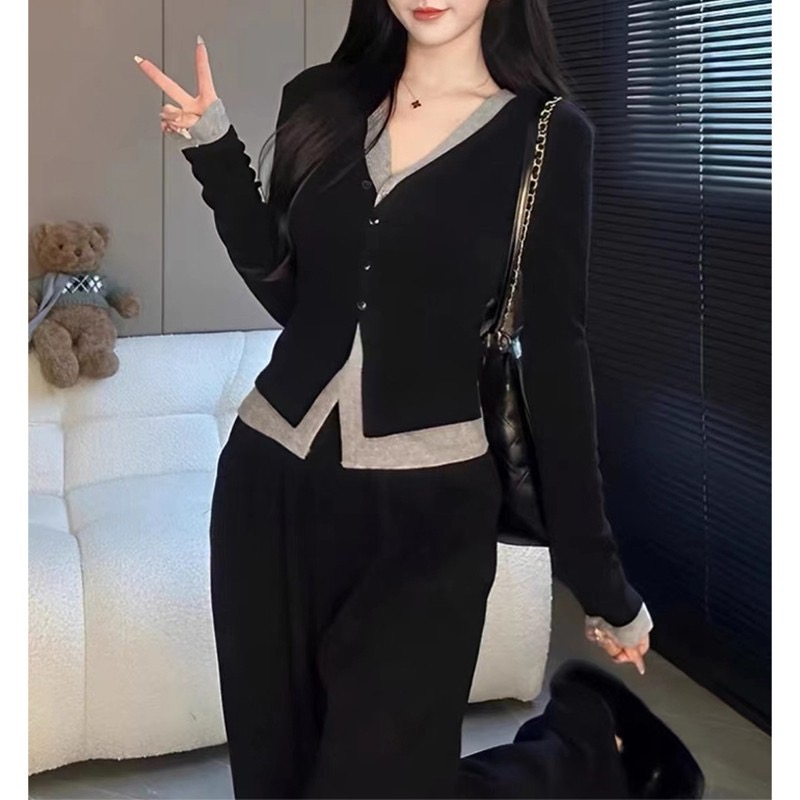 韓國東大門隨心裁港風別致假兩件V領上衣女小眾修身春內搭打底衫