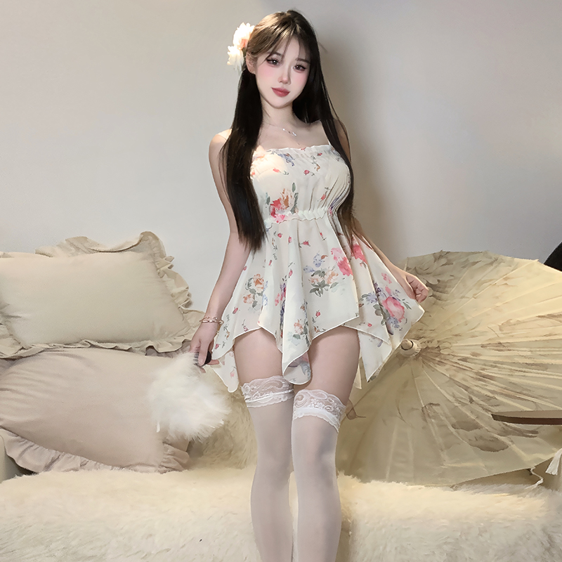 Real photos of sexy lingerie French pure floral suspender skirt sexy pajamas suit small breast seductive nightgown