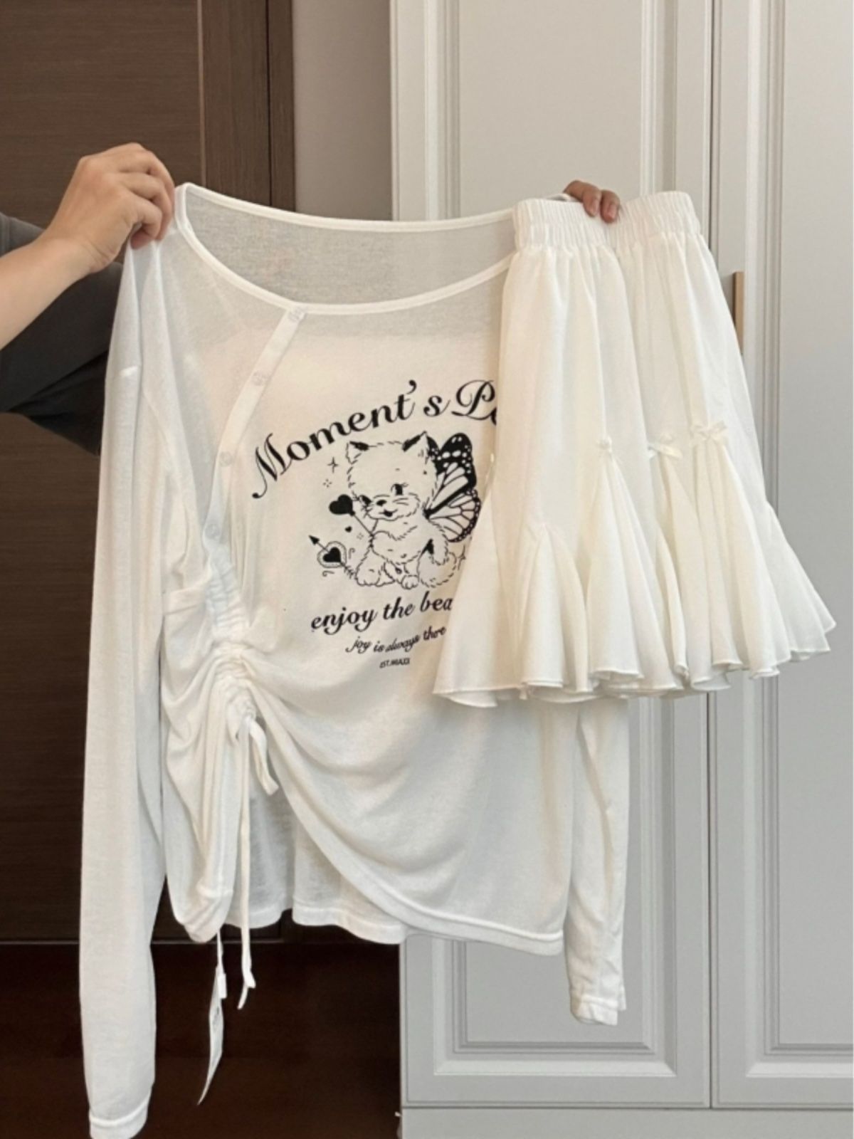 New suit skirt for women, summer Korean style chic sweet and spicy salt series fried street age reduction fashion white two-piece set