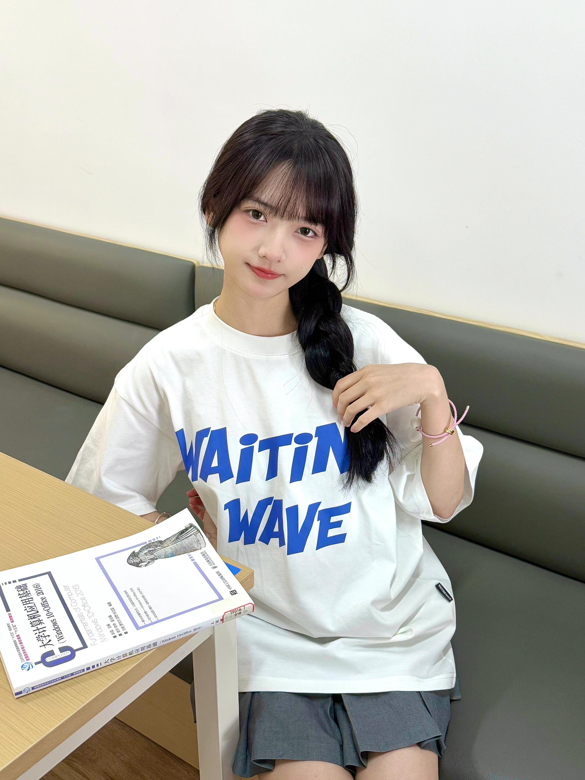 200g combed and tight spun in 2025, pure cotton back bag strip, spring and summer loose shoulder printed short-sleeved T-shirt
