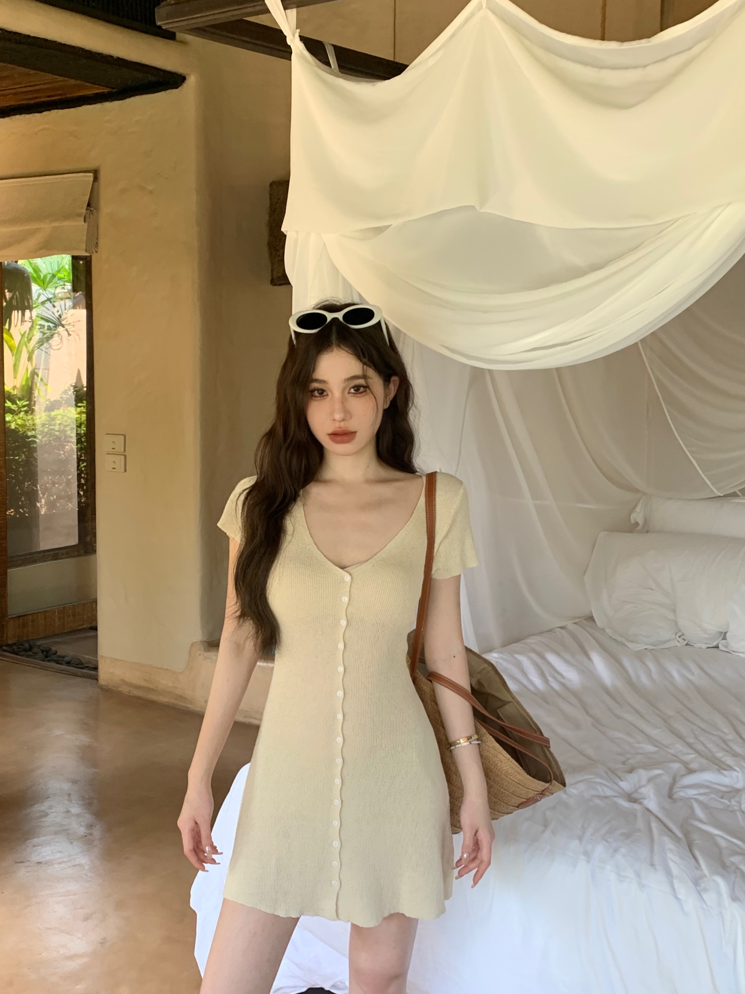純欲簡約V領針織連衣裙女2025夏季新款修身顯瘦收腰A字裙薄款短裙