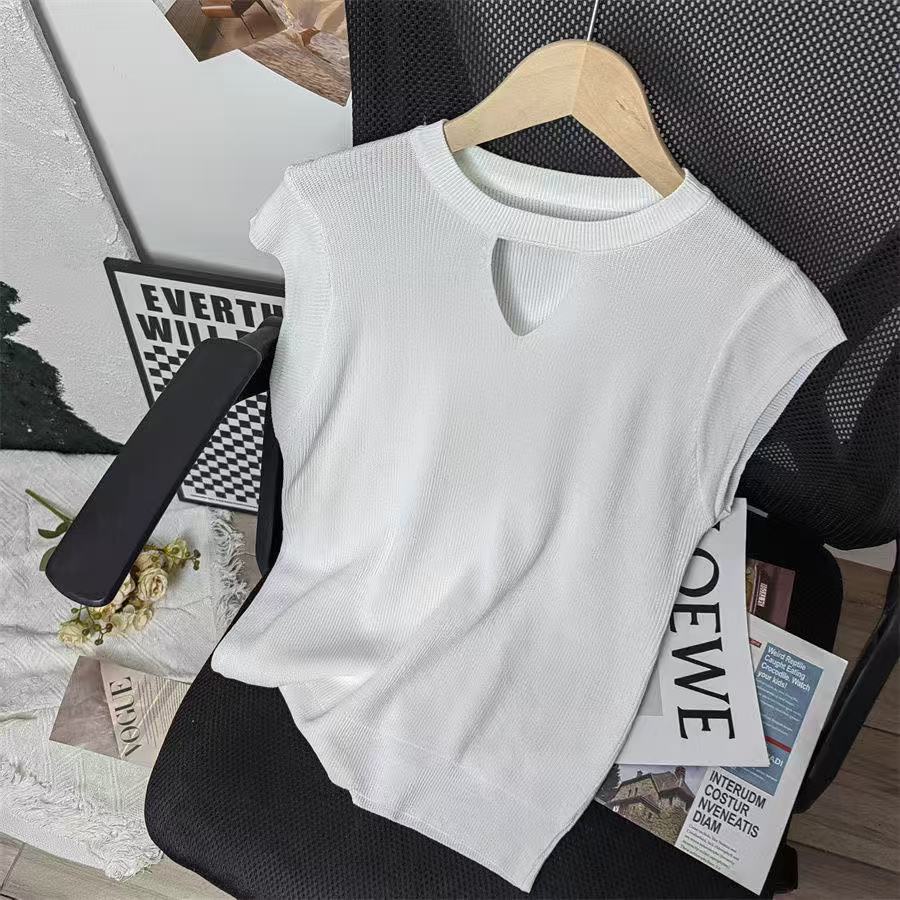 Short-sleeved T-shirt for women's new slim hollow short top fashionable base shirt reduces age