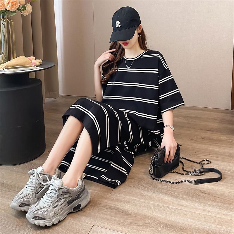 Real-life photo of beautiful cotton twill good quality lazy style casual T-shirt V-neck rolled sleeves slit design dress