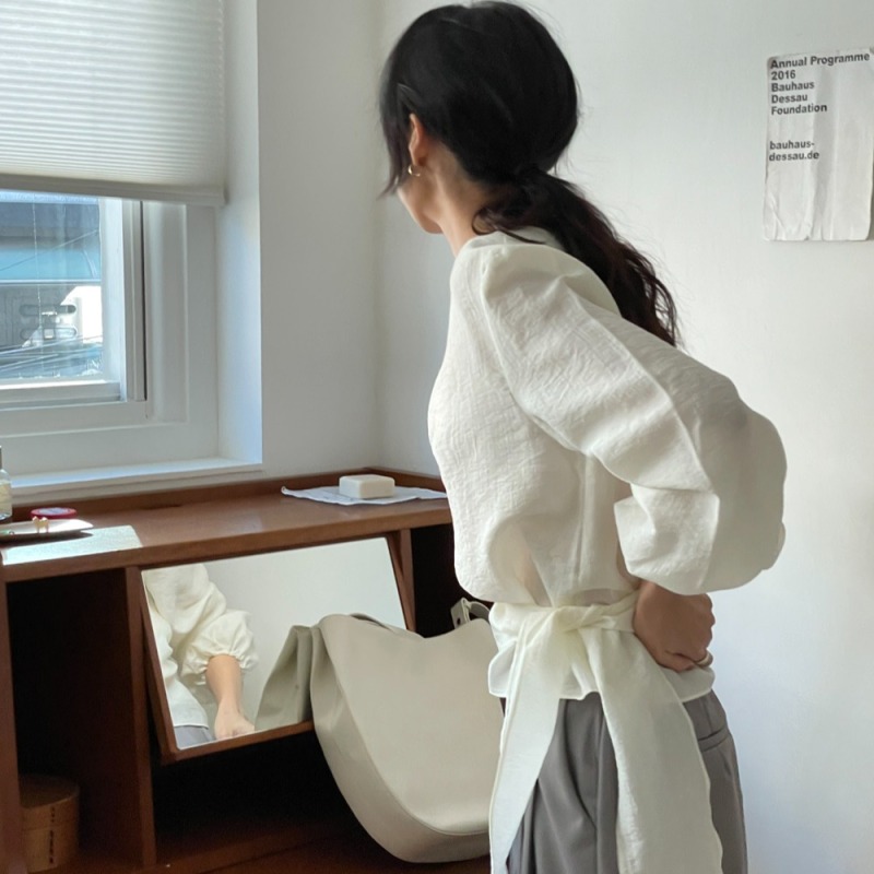 Size has been updated. The new Korean style is elegant, round neck waist-hugging lace-up shirt for women