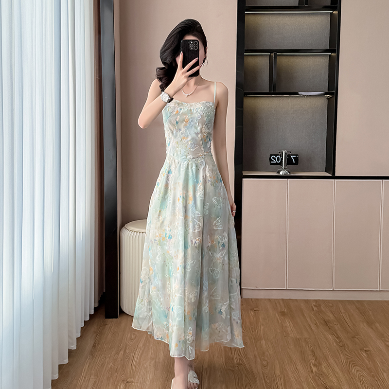Real-life French floral suspender dress for women in summer waist-hugging to make them look slim and cool in style French holiday long skirt