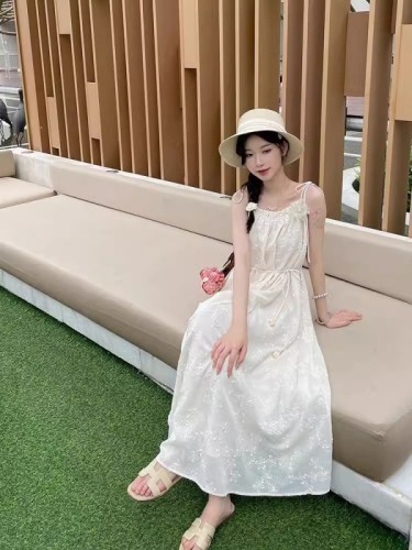 Sweet little fresh chiffon embroidered jacquard temperament suspender dress for women in summer new holiday style tassel skirt