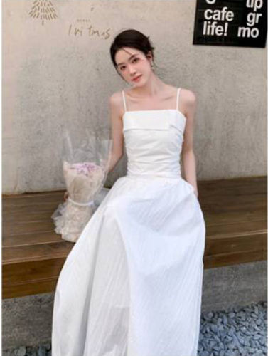 White high-end French super beautiful dress in summer new small and sexy pure sling skirt
