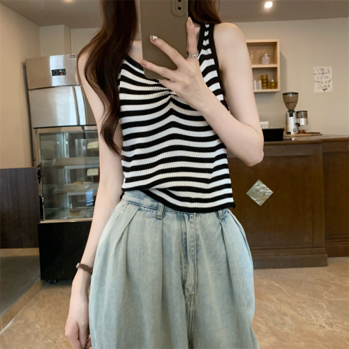 Real shot of new summer design, slim fit, pleated, chic striped short vest for women
