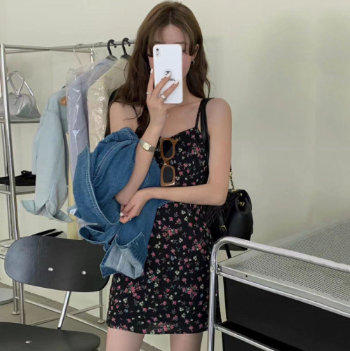 French temperament first love texture floral suspender dress