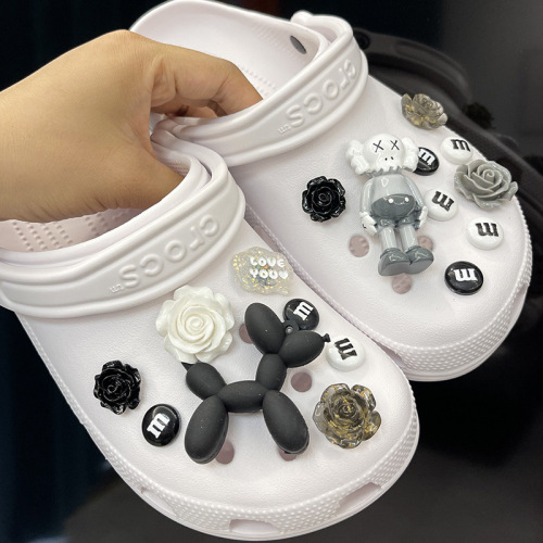 High-luxury special-shaped pearl hole shoes and shoe buckle accessories Korean style fashion simple three-dimensional jewelry buckle shoes and flower