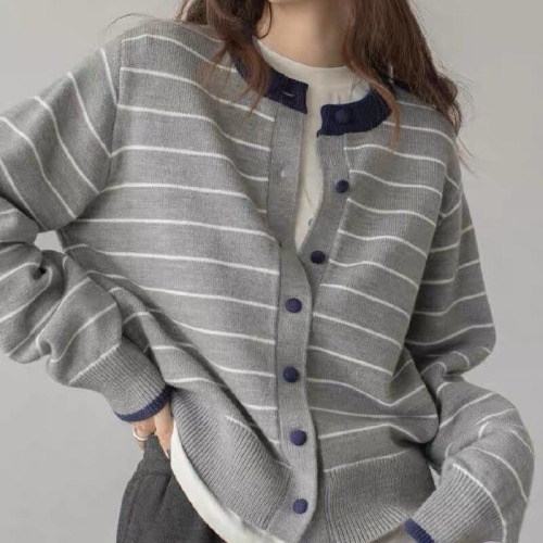 Women's Loose and Lazy Style Round Neck Sweater with Colorful Stripes, Knitted Wool Cardigan Outerwear, Korean Version 2025