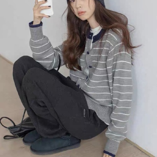 Women's Loose and Lazy Style Round Neck Sweater with Colorful Stripes, Knitted Wool Cardigan Outerwear, Korean Version 2025