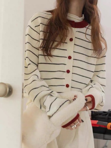 Women's Loose and Lazy Style Round Neck Sweater with Colorful Stripes, Knitted Wool Cardigan Outerwear, Korean Version 2025