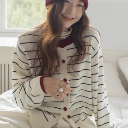 Women's Loose and Lazy Style Round Neck Sweater with Colorful Stripes, Knitted Wool Cardigan Outerwear, Korean Version 2025