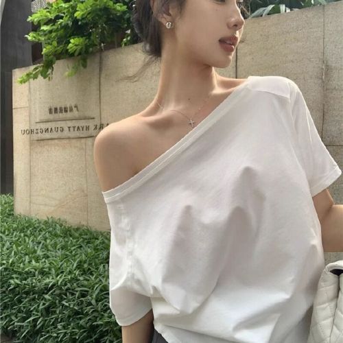 Stylish off-shoulder pure desire short-sleeve women's T-shirt for early autumn, loose and lazy one-shoulder design