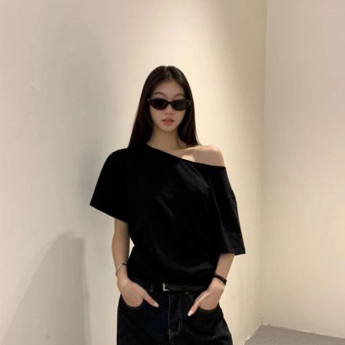 Stylish off-shoulder pure desire short-sleeve women's T-shirt for early autumn, loose and lazy one-shoulder design