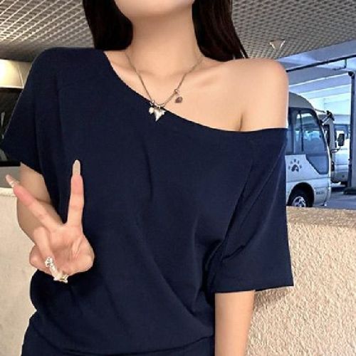 Stylish off-shoulder pure desire short-sleeve women's T-shirt for early autumn, loose and lazy one-shoulder design