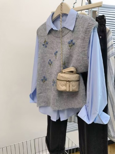 Grey vest knitted layered vest vest women's spring, autumn, autumn and winter Korean sweater sleeveless shirt two-piece top