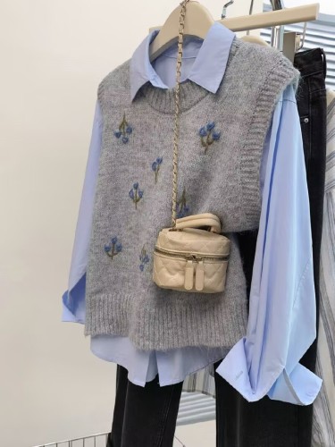 Grey vest knitted layered vest vest women's spring, autumn, autumn and winter Korean sweater sleeveless shirt two-piece top