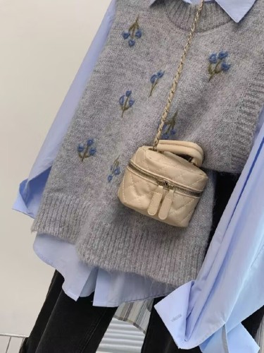 Grey vest knitted layered vest vest women's spring, autumn, autumn and winter Korean sweater sleeveless shirt two-piece top