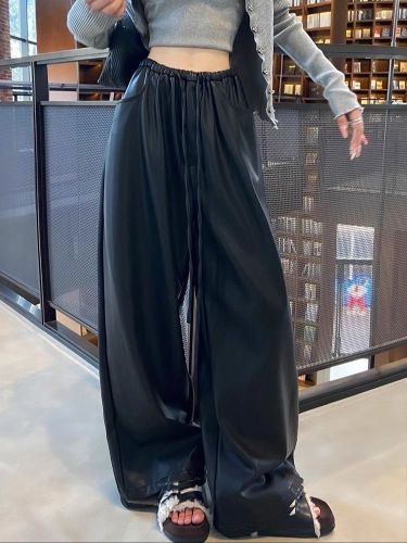 Black leather wide-leg pants for women, 2025 autumn/winter new matte PU casual pants, loose and slimming straight-to-the-ground pants