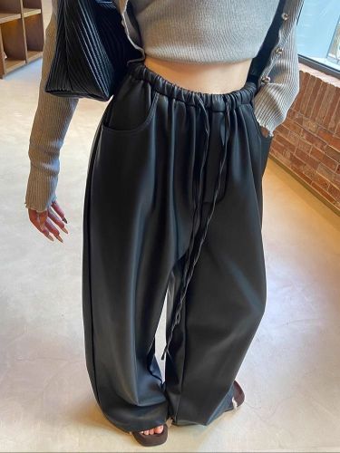 Black leather wide-leg pants for women, 2025 autumn/winter new matte PU casual pants, loose and slimming straight-to-the-ground pants