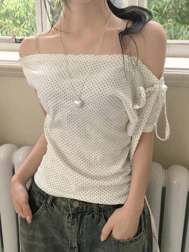 Sweet Girl French Polka Dot Off-the-Shoulder Strap Short-Sleeve T-Shirt Pink Pure and Charming Top