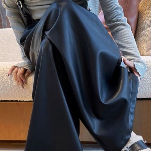 Black leather wide-leg pants for women, 2025 autumn/winter new matte PU casual pants, loose and slimming straight-to-the-ground pants