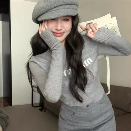 Round Neck Letter Sweater New Fall/Winter Style Elegant Slimming Versatile Sweet Cool Chick Base Layer Top