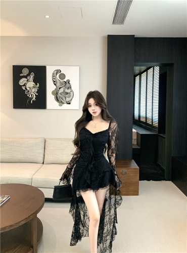 Photographed~ Ethereal Lace Splicing Long-Sleeve Dress with Waist Cinching and Slimming Irregular Hem Short Skirt