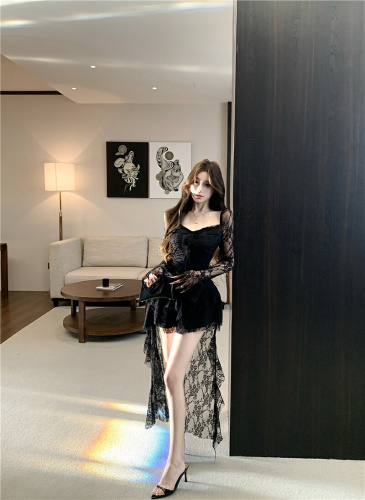 Photographed~ Ethereal Lace Splicing Long-Sleeve Dress with Waist Cinching and Slimming Irregular Hem Short Skirt
