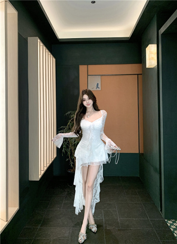 Photographed~ Ethereal Lace Splicing Long-Sleeve Dress with Waist Cinching and Slimming Irregular Hem Short Skirt