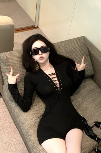 Photographed ~ Black Laced Long-Sleeve Short Figure Nip-it Bodysuit with a Sexy, American Short Style