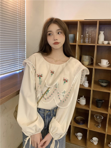 Real-life auction and real-price!  Korean doll collar chiffon shirt retro design niche splicing embroidered long sleeve chic shirt