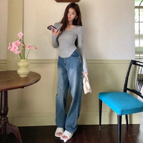 Real shot of 2025 autumn and winter new design blue loose wide-leg jeans for women with high waist slim and versatile casual trousers