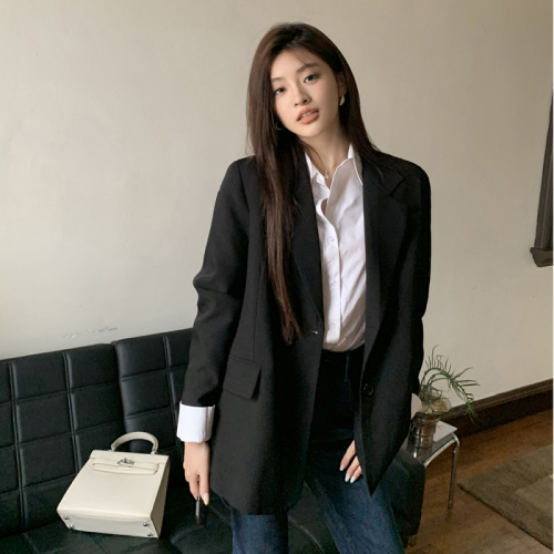 Real shot of 2025 spring clothing new design classic fashionable loose silhouette temperament casual blazer top for women