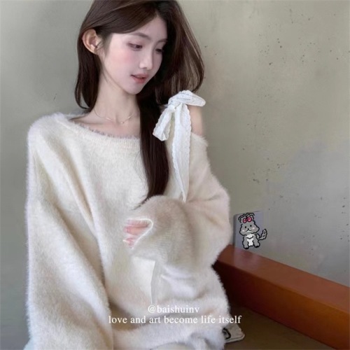 White water women, soft butterfly, off-shoulder sweater, women's autumn and winter design, loose and lazy style top