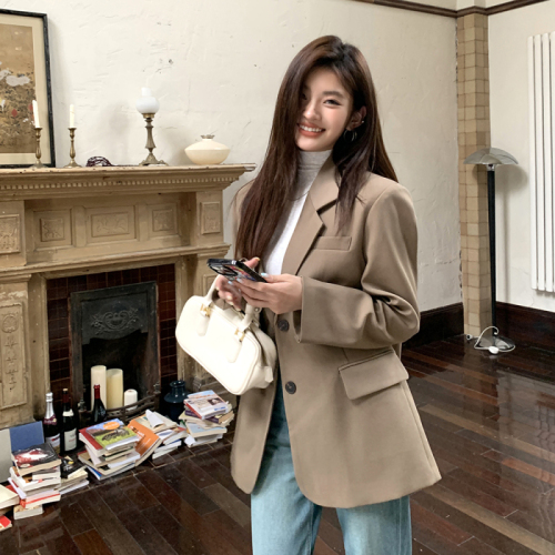 Real shot of 2025 spring clothing new design classic fashionable loose silhouette temperament casual blazer top for women