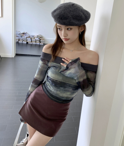 Real shot of 2025 autumn and winter new design sense European and American one-shoulder spicy women's mesh T-shirt, flared sleeves, slim body clothes