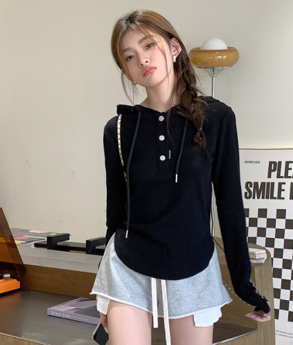 Real shot of 2025 autumn and winter new women's sweatshirts, fashionable base tops, short slim hooded T-shirt