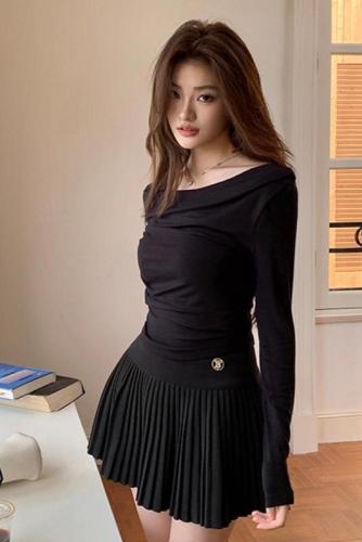 Real shot of 2025 spring and summer new style design and temperament slim neckline one-shoulder long-sleeved T-shirt women's base shirt top