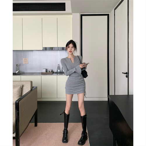 Real shot ~ V-neck knitted dress autumn 2024 new style pure lust style slim inner bottoming skirt with hip wrap