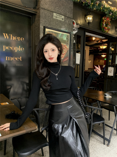Real shot ~ turtleneck bottoming shirt, T-shirt, long-sleeved top + high-waisted slit A-line long skirt and half-length leather skirt suit