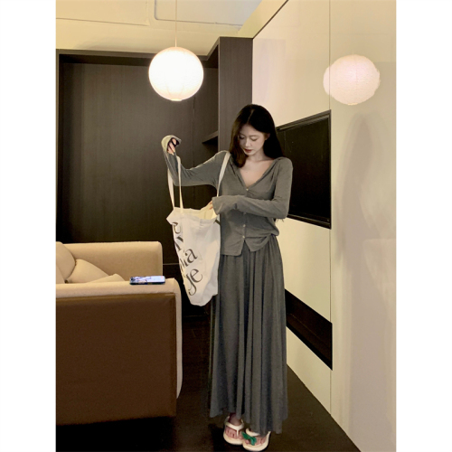 Actual shot ~ V-neck hooded sun protection cardigan, thin sweet and spicy outer blouse + high-waisted irregular drape skirt