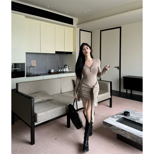 Real shot ~ killer waist-to-hip ratio, pure lust style fake two-piece strappy dress with breast pads