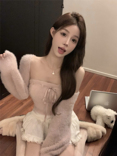 Real shot~Sweet bubble plush sweater set, sweet and spicy strappy vest + cardigan two-piece set