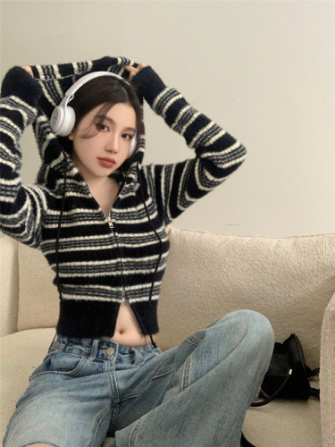 Actual shot~Autumn and winter short lazy style striped hooded sweater sweater cardigan jacket for women